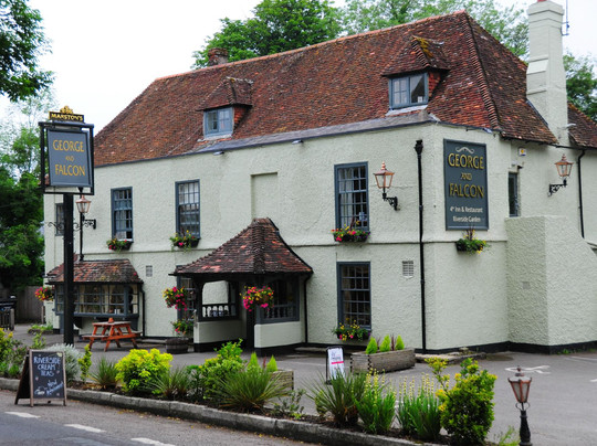 Warnford餐馆和美食-The George & Falcon