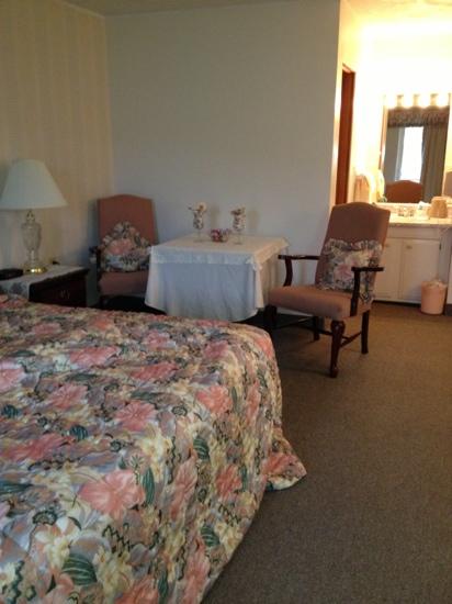 Colonial Brick Inn & Suites-客卧