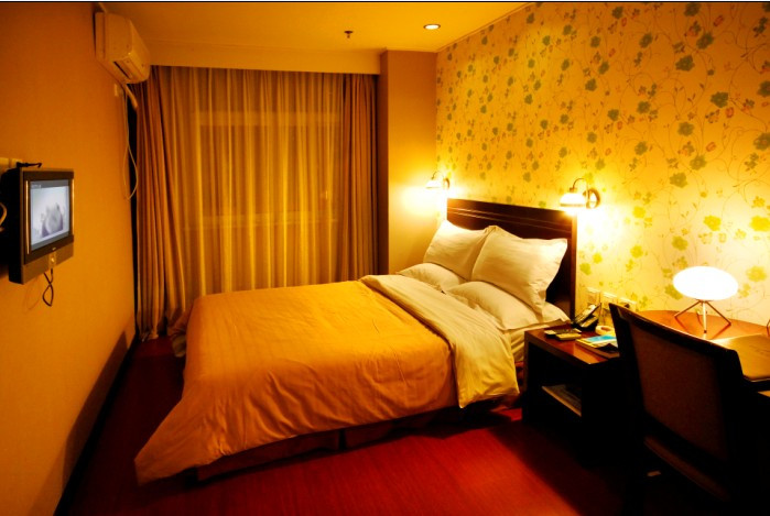 路尚白云宾馆主图