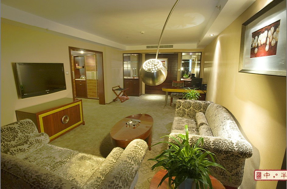 紫金花园大酒店主图