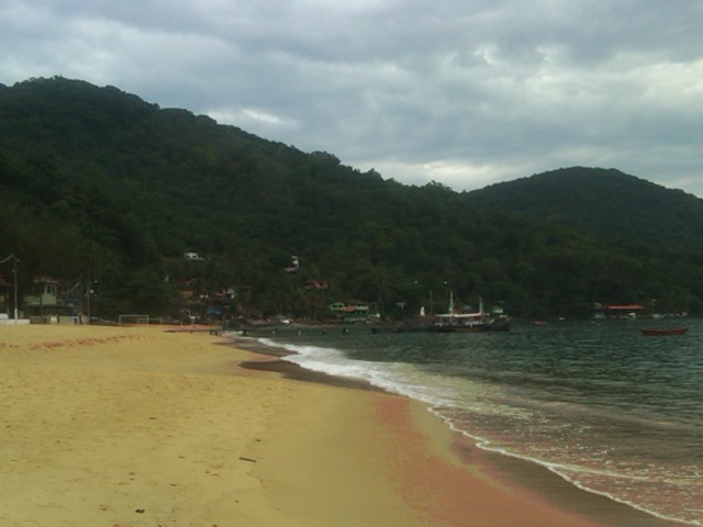Araçatibinha Beach景点图片