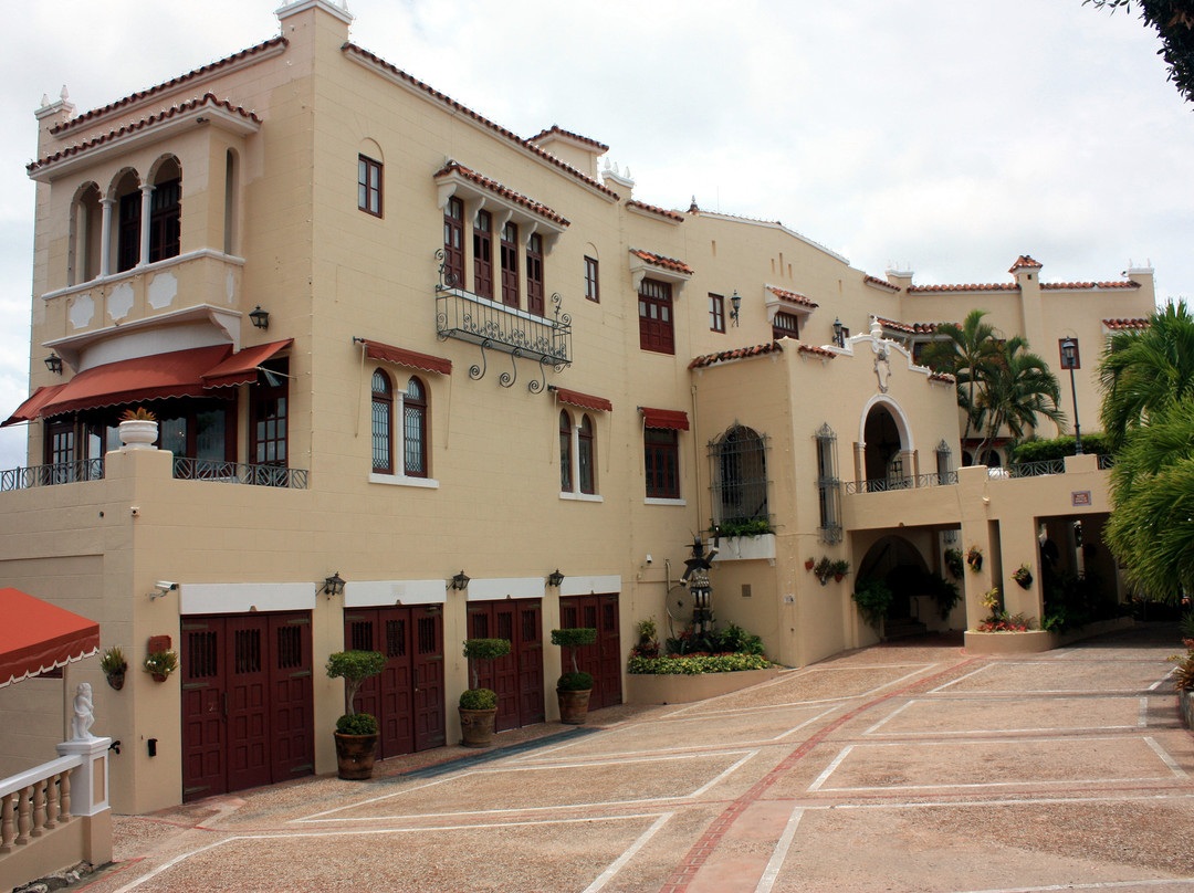 赛若拉斯城堡博物馆-庞塞必去景点