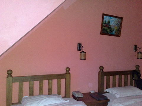 优龙红酒庄园主图