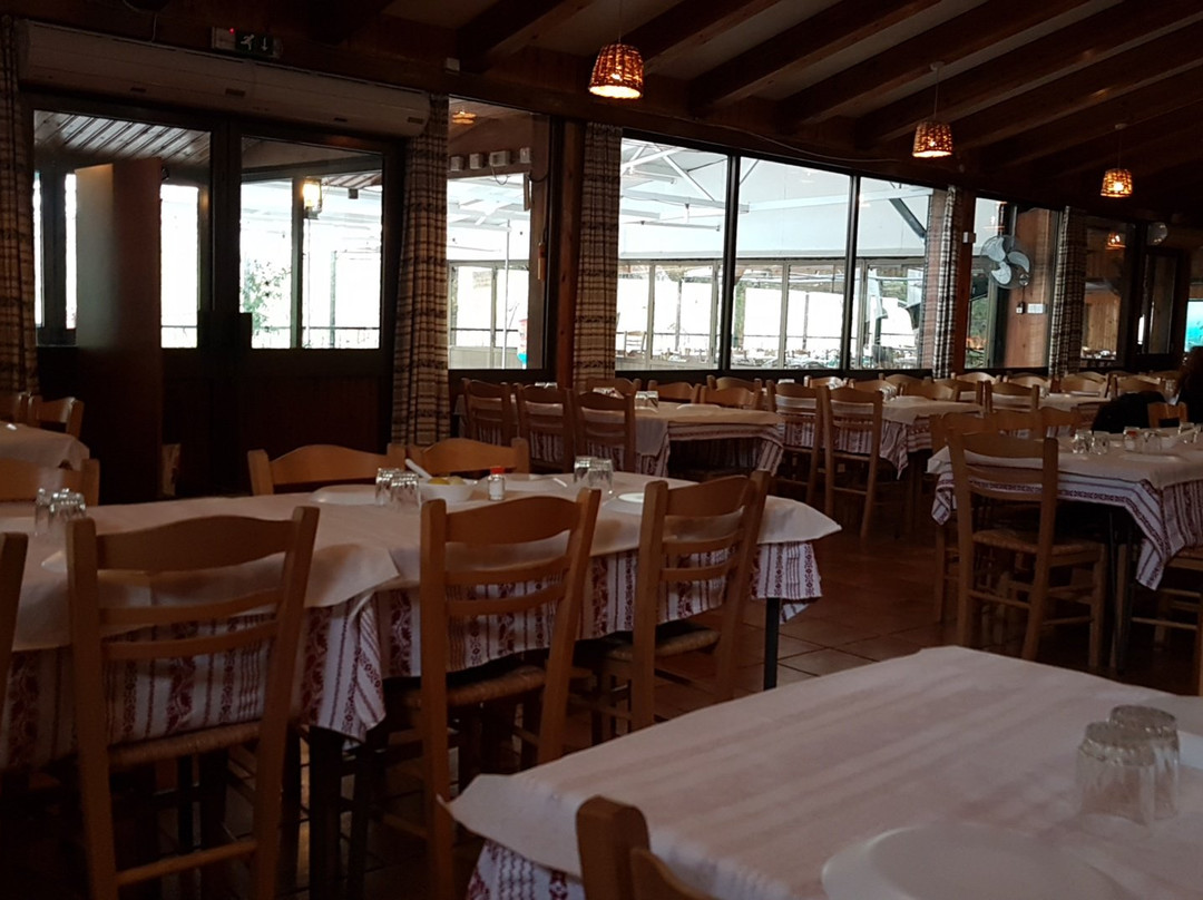 Agios Ioannis餐馆和美食-Ta Fanaria tis Maroullous