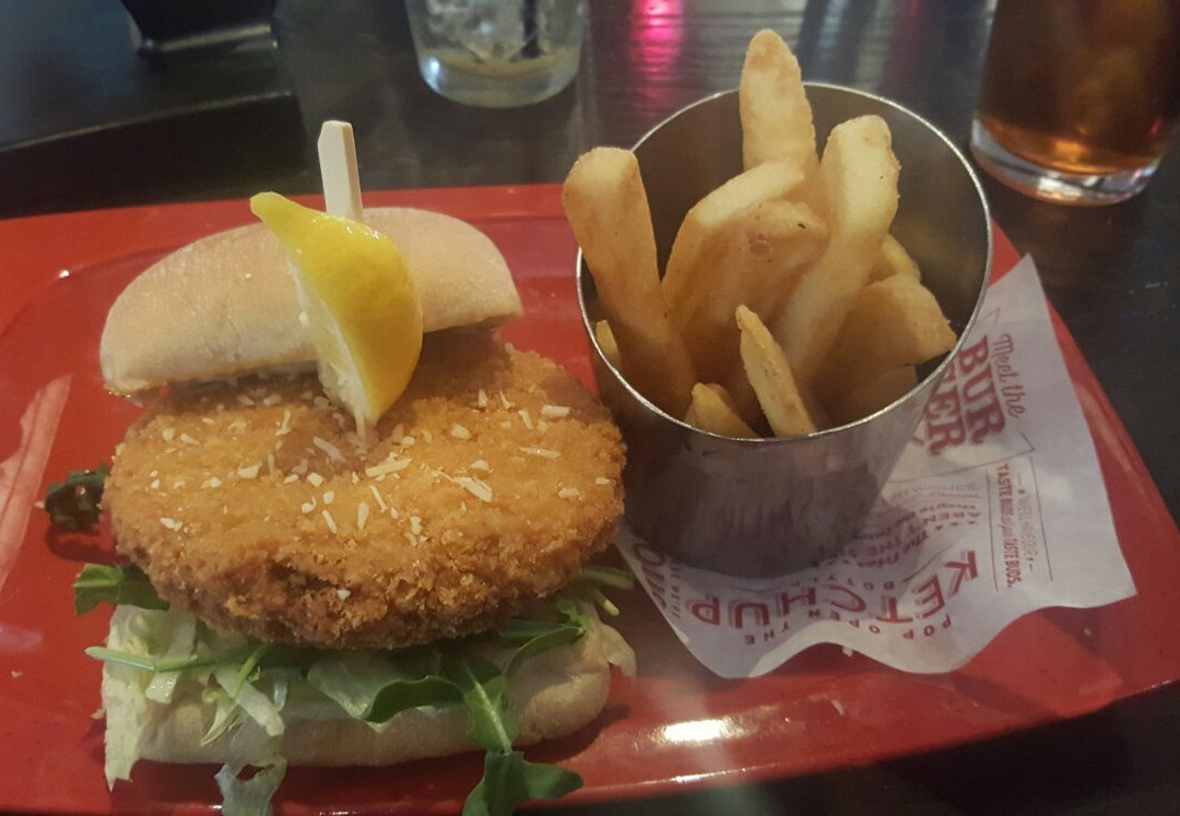 Red Robin America's Gourmet Burgers and Spirits