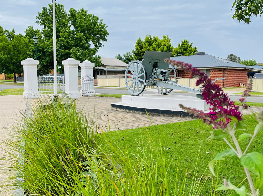 Soldiers Memorial Park景点图片