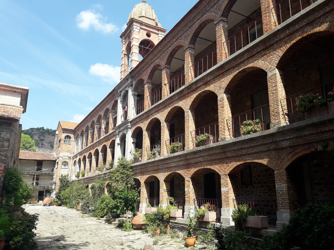 Moni Limonos-Kalloni必去景点