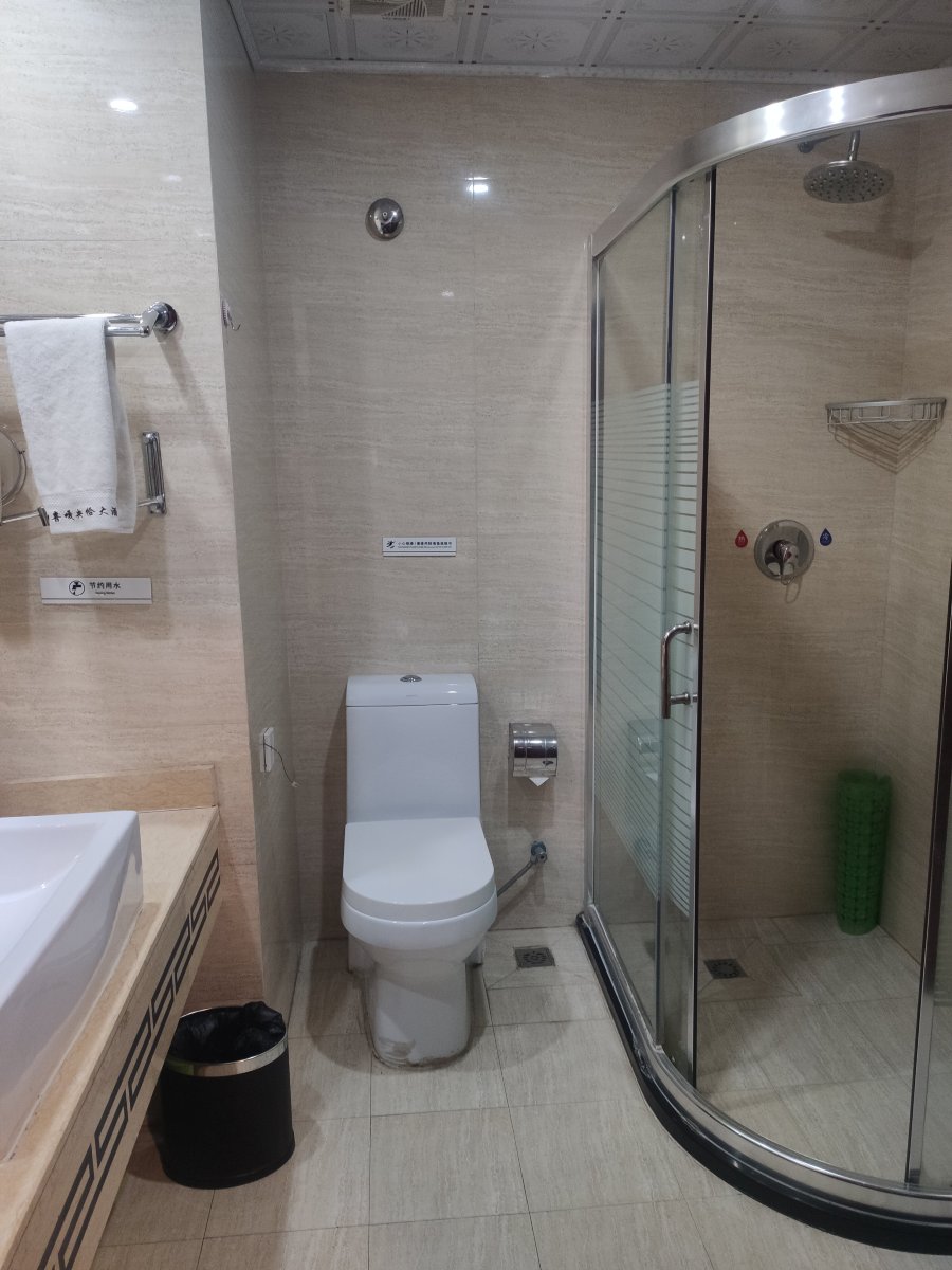 日喀则喜嘎央恰大酒店-浴室