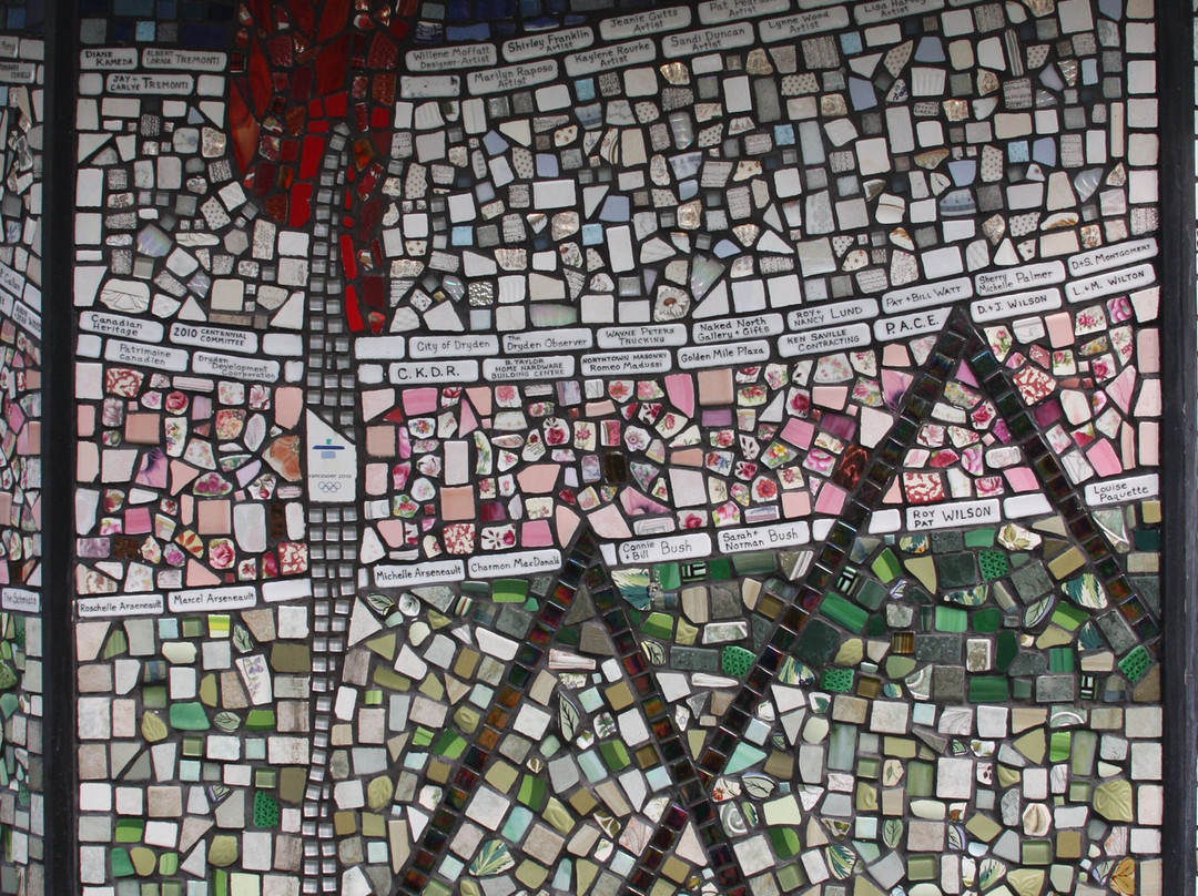 2010 Centennial Mosaic - Pieces of Dryden景点图片