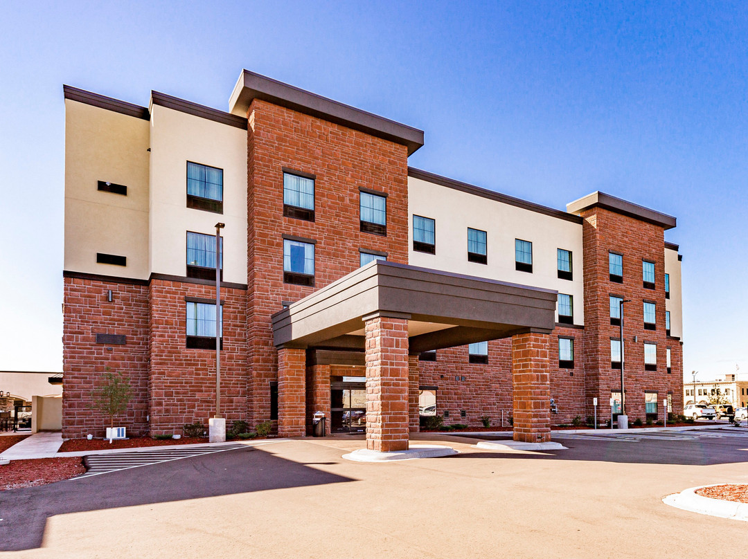 Cobblestone Hotel & Suites – Superior/Duluth
