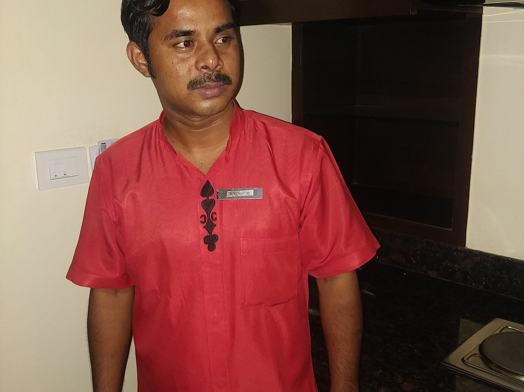 德尔丁套房酒店主图