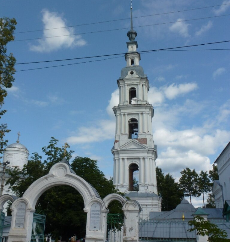 Bell Tower of Trinity Cathedral景点图片