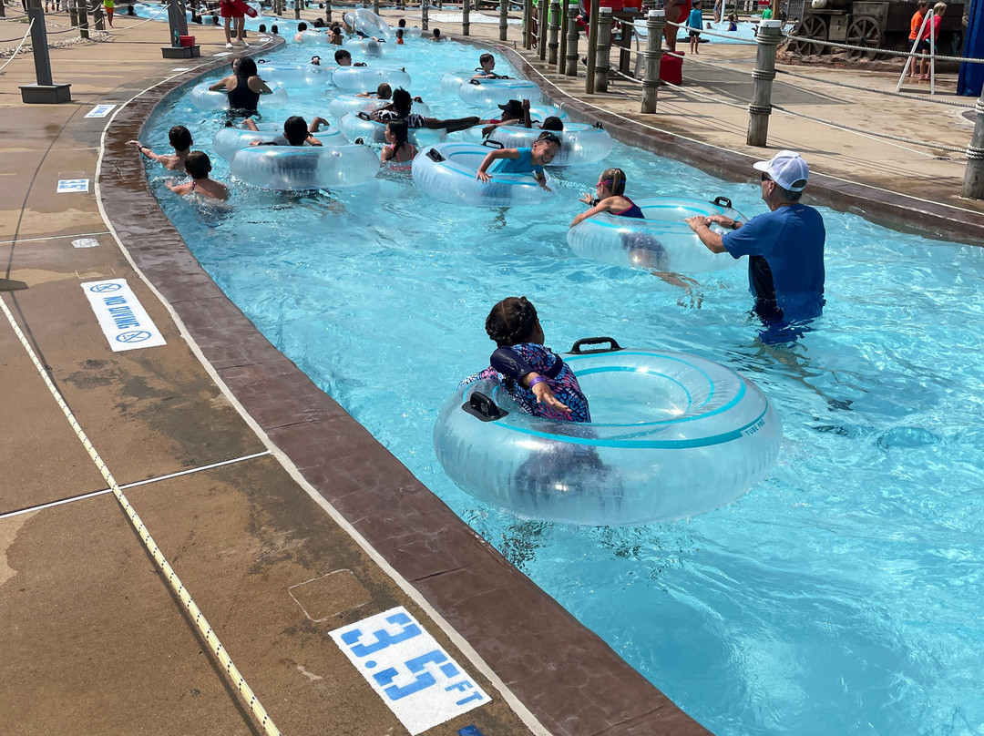 Water Mine Family Swimmin' Hole景点图片