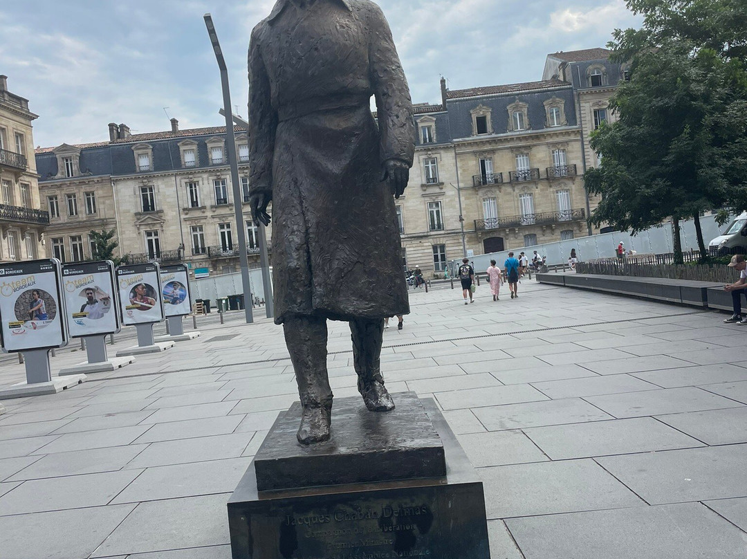 La statue de Jacques Chaban Delmas-波尔多必去景点