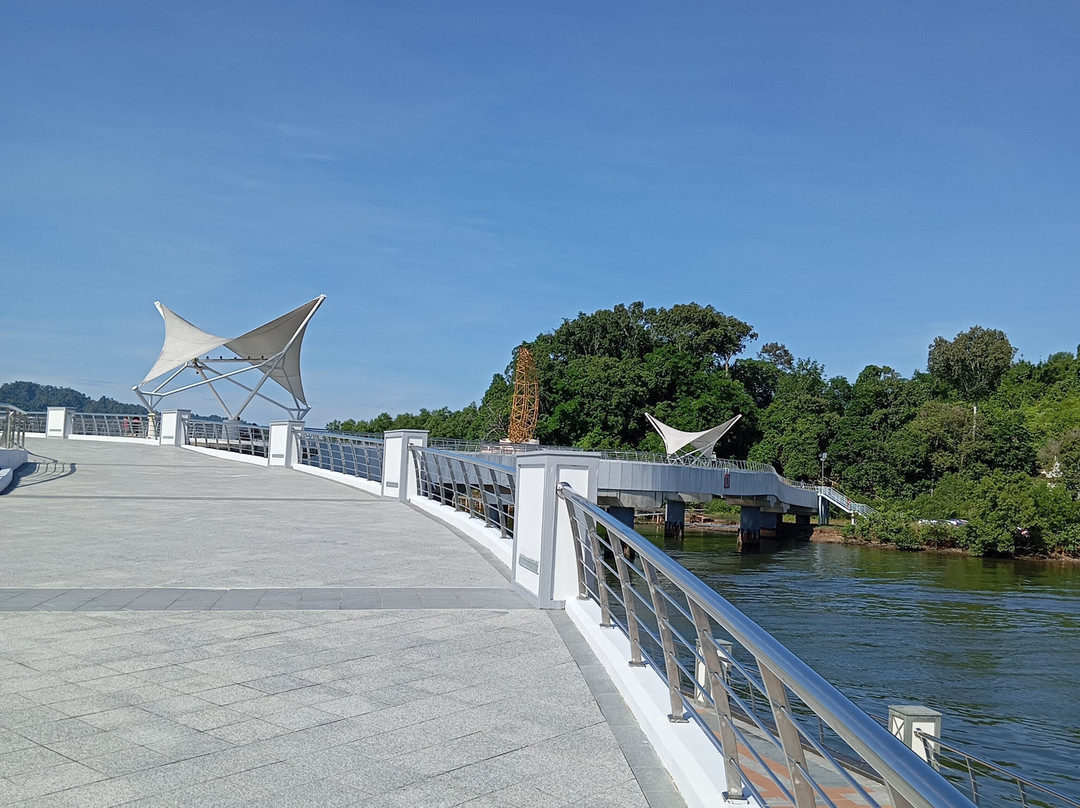 Sultan Omar Ali Saifuddien Pedestrian Bridge景点图片
