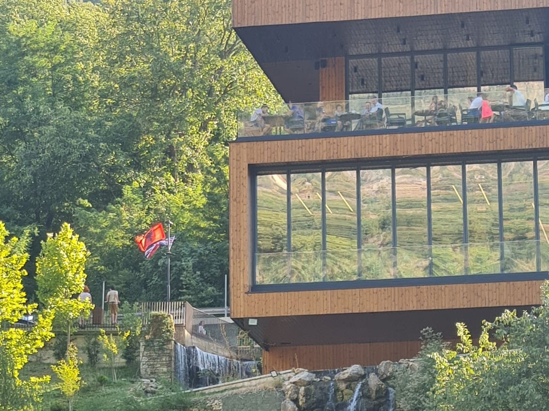 Uji i Ftohte Hotel主图