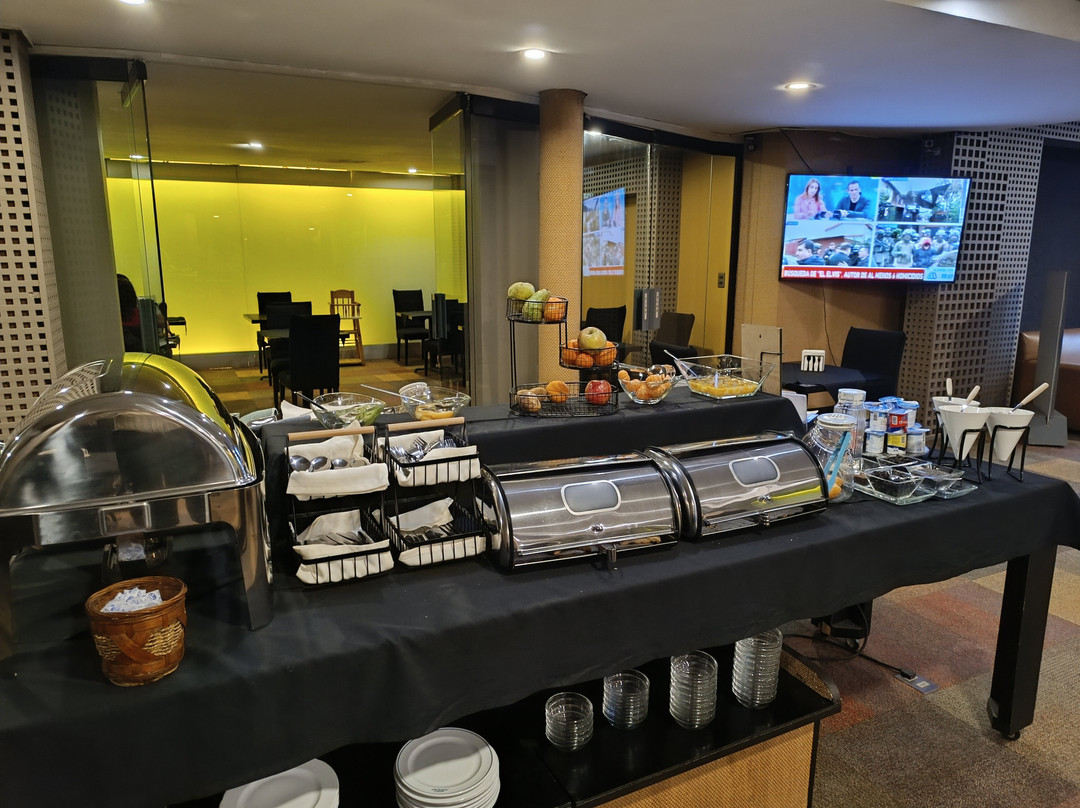 阿尔伯拉达酒店主图