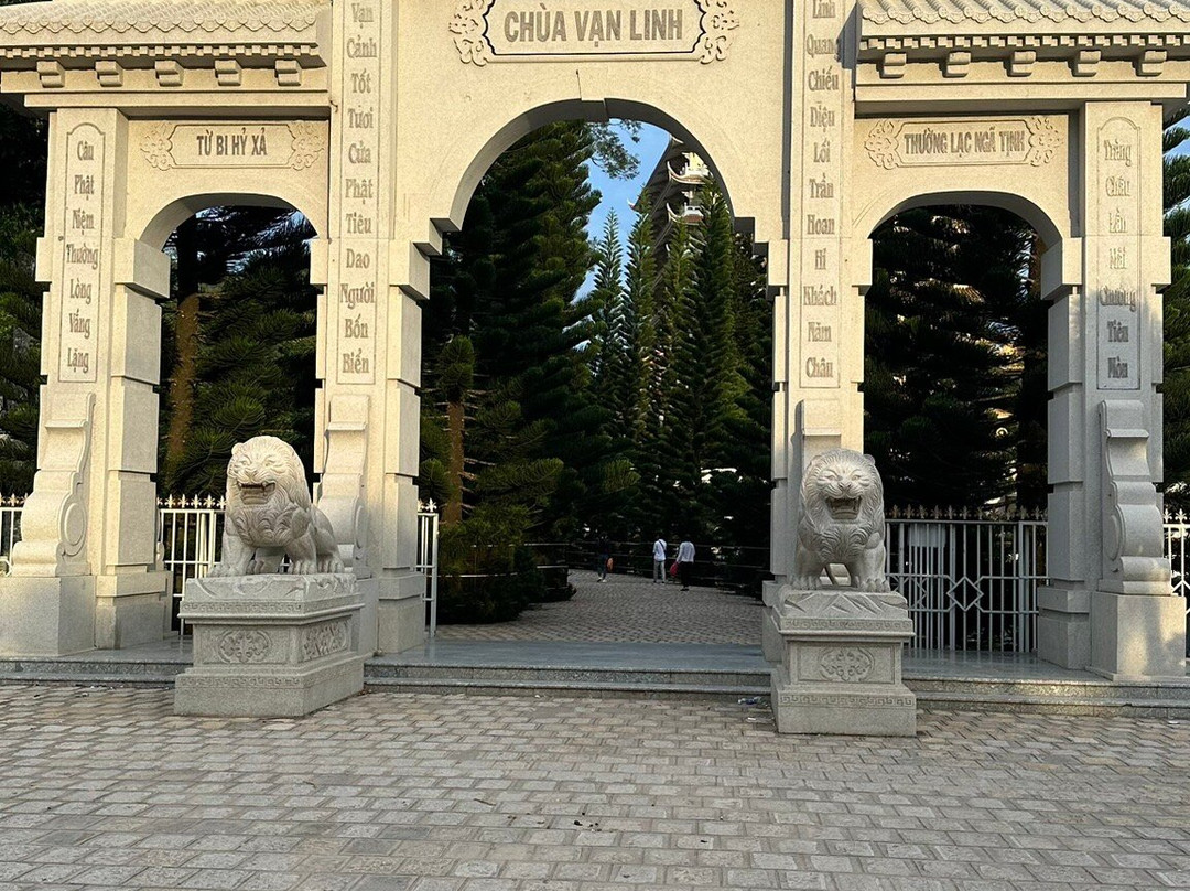 Chùa Vạn Linh-Tinh Bien必去景点