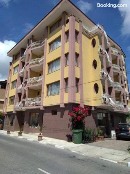 Family Hotel Denica主图