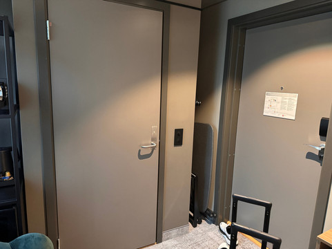 卡尔约翰酒店主图