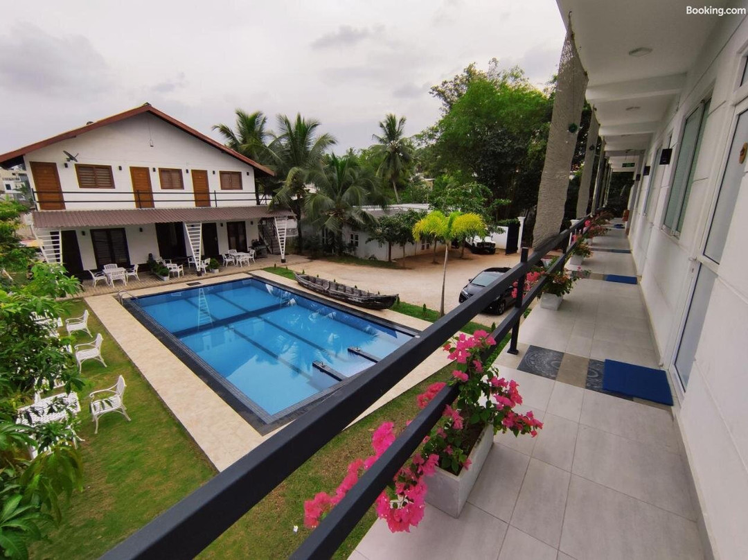 Royal Crown Residency Hotel主图