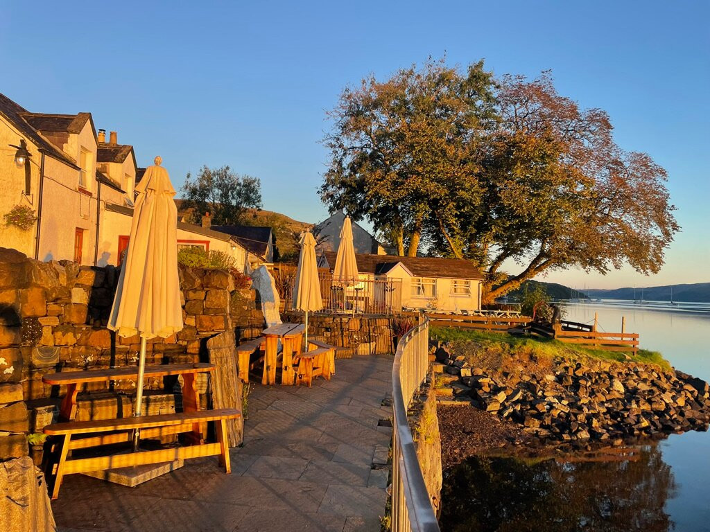 The Old Inn & Waterfront Bunkhouse主图