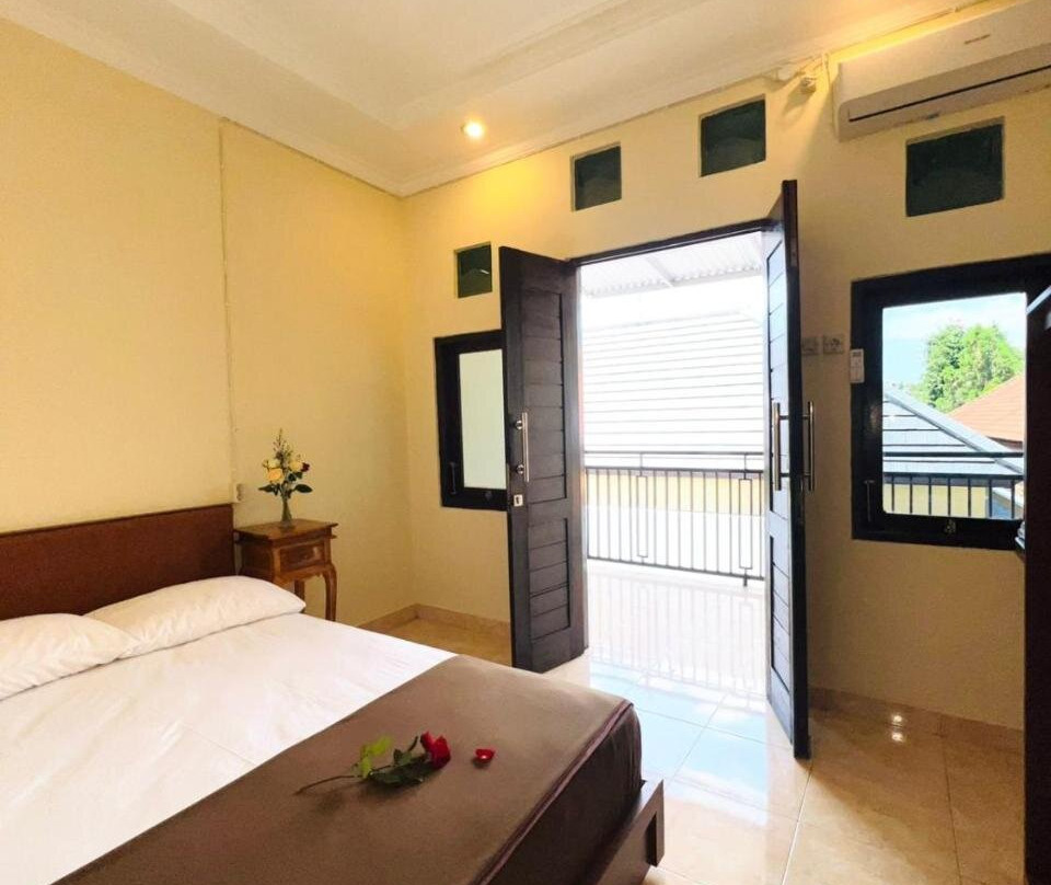 Lovina Village主图