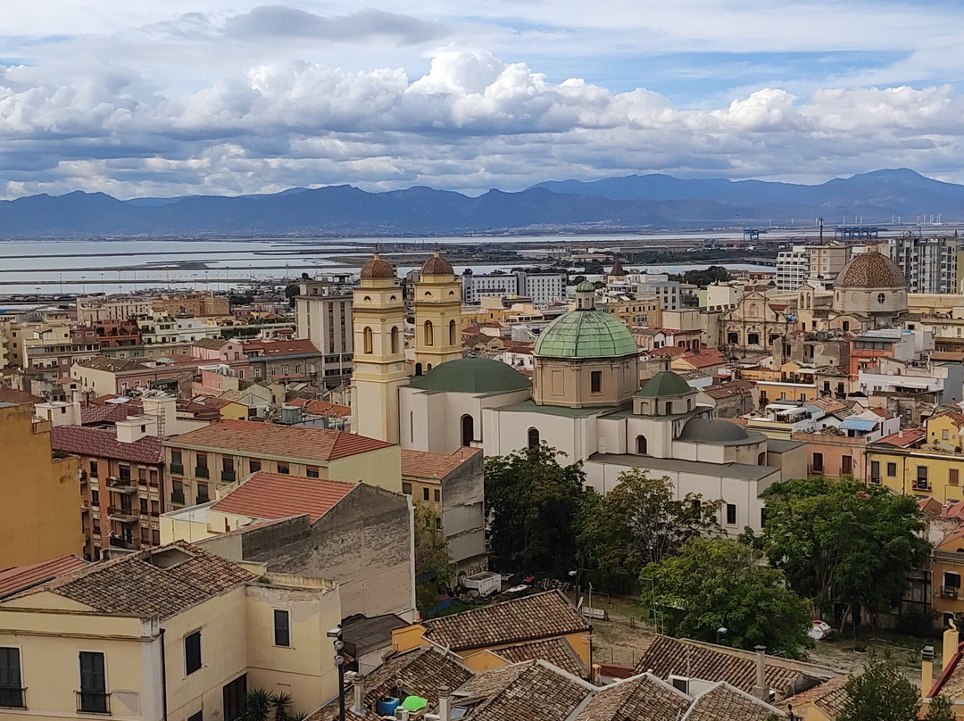 Carrozzaservice-卡利亚里省必去景点