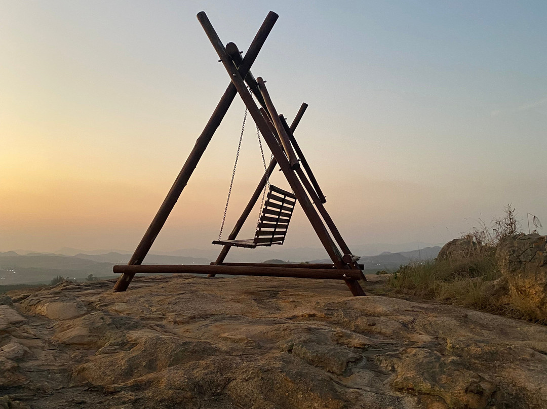 白房子宾馆酒店主图