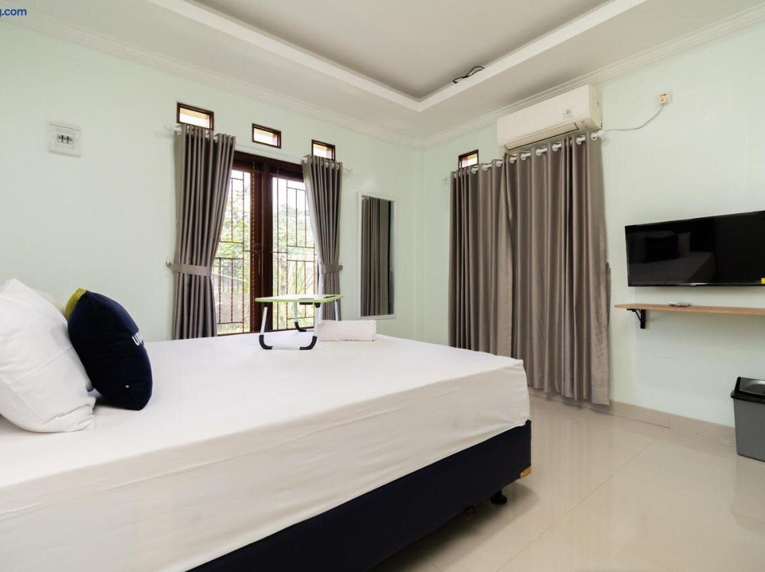 Urbanview Hotel Kampung Istal Megamendung Puncak