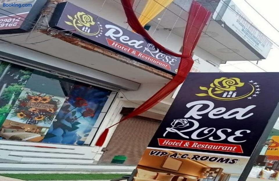 Oyo Red Rose Hotel & Restaurant