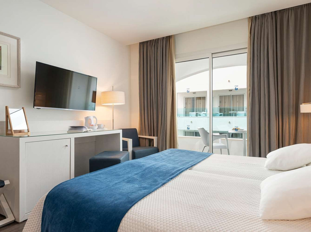 Hotel Cala Bona主图