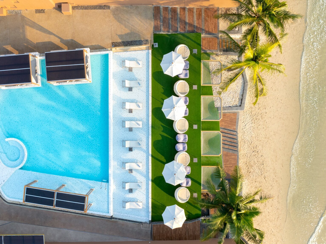 Carapace Beach Club