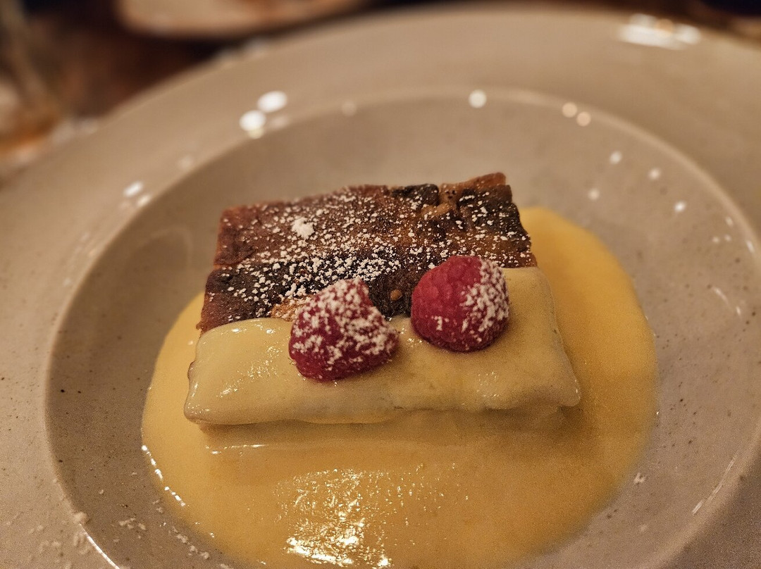 The Dog and Doublet Inn Sandon主图