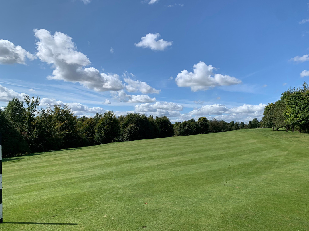 Naunton Downs Golf Club景点图片