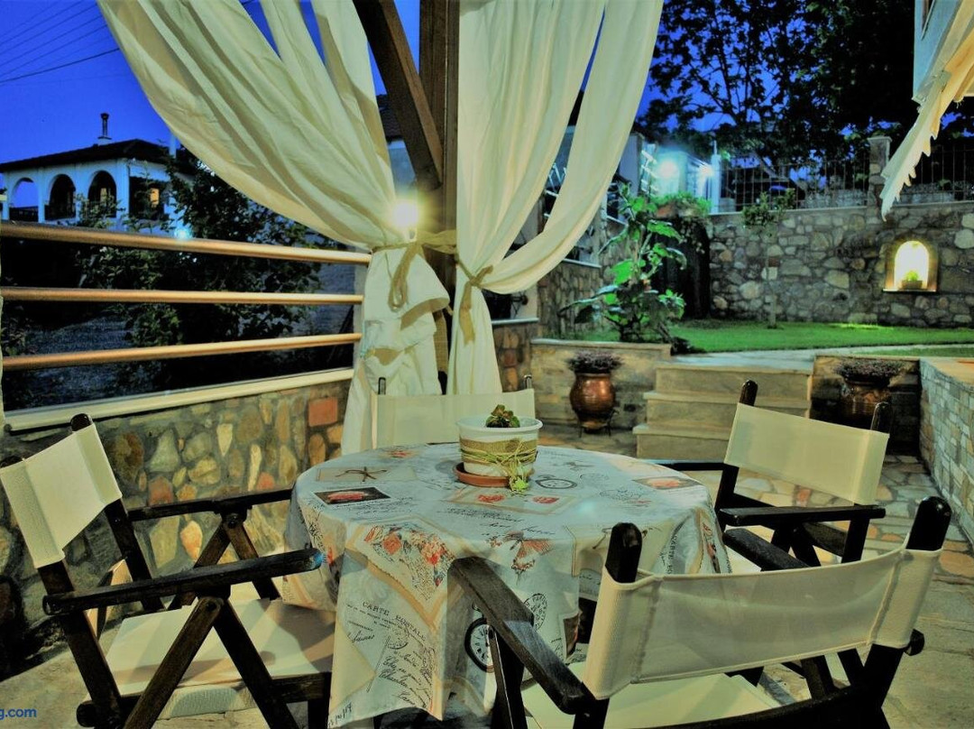 Voula Kourbeti Apartments