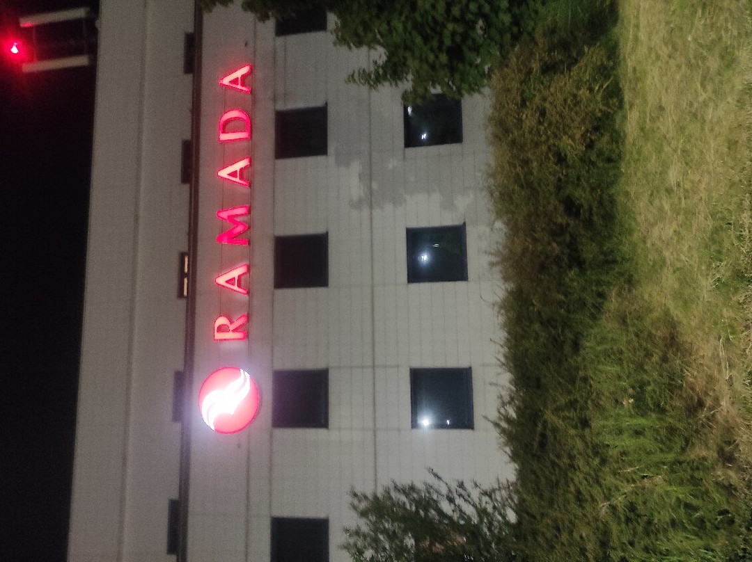 华美达布拉格机场酒店主图