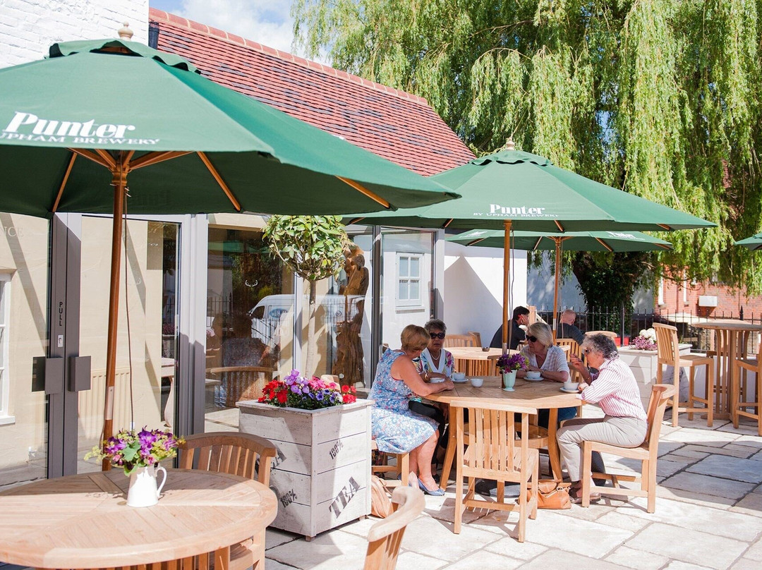The White Hart At Overton Pub With Rooms主图