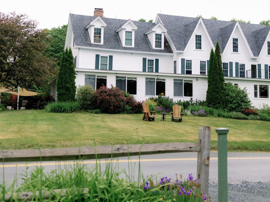 Inn At Pleasant Lake主图