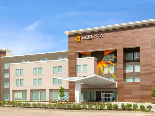Needville酒店住宿-La Quinta Inn & Suites by Wyndham Richmond-Sugarland