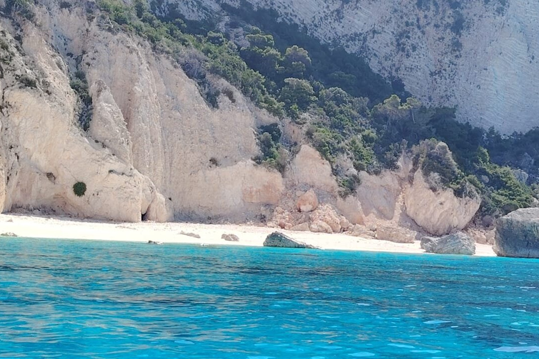 AFROS RENTAL BOATS-利姆尼科利必去景点