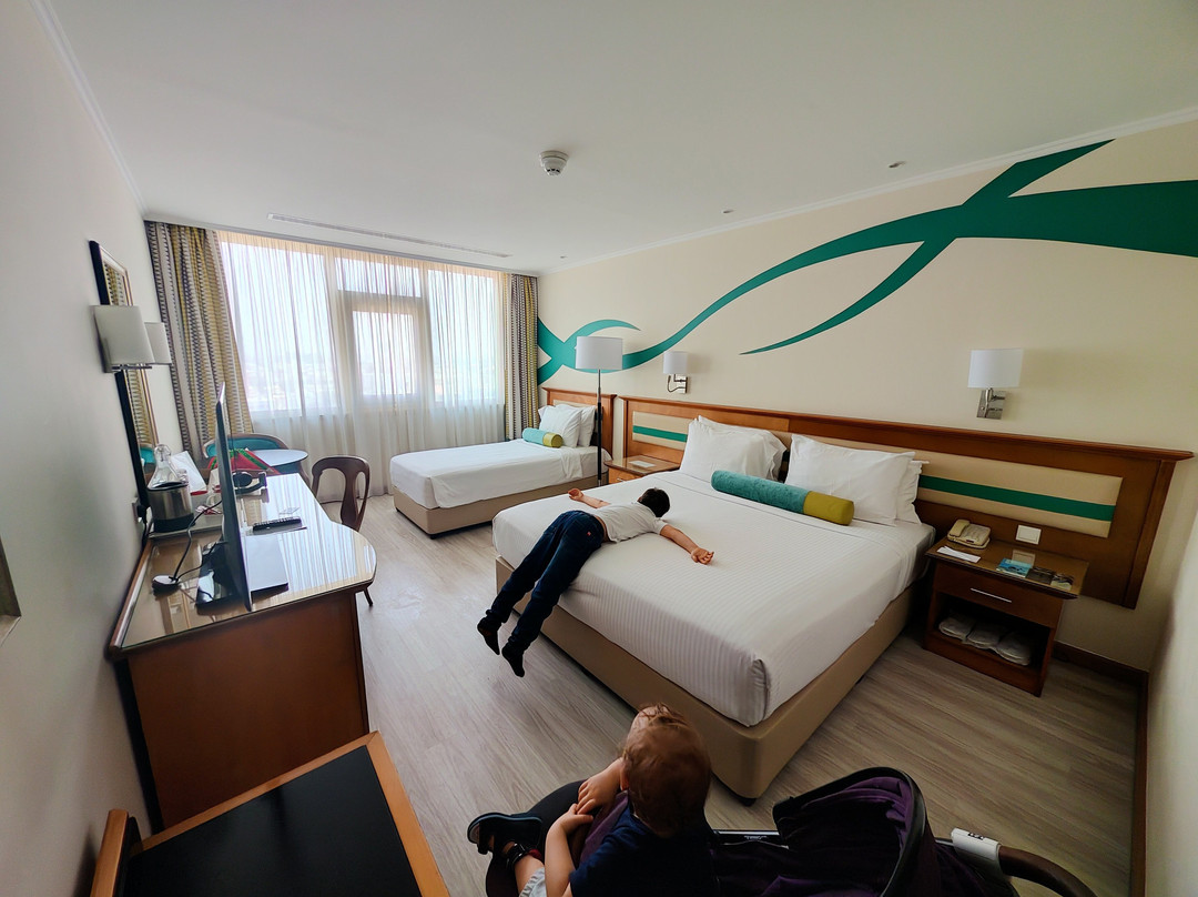 珊瑚海滩度假酒店主图