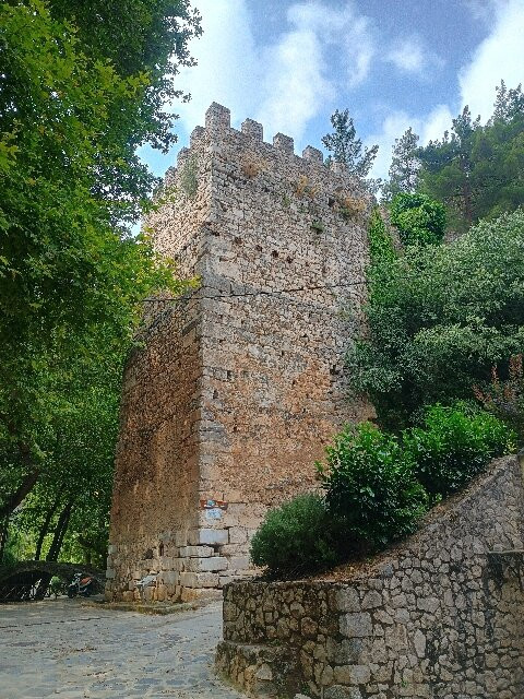 Medieval Castle Livadia-Livadia必去景点