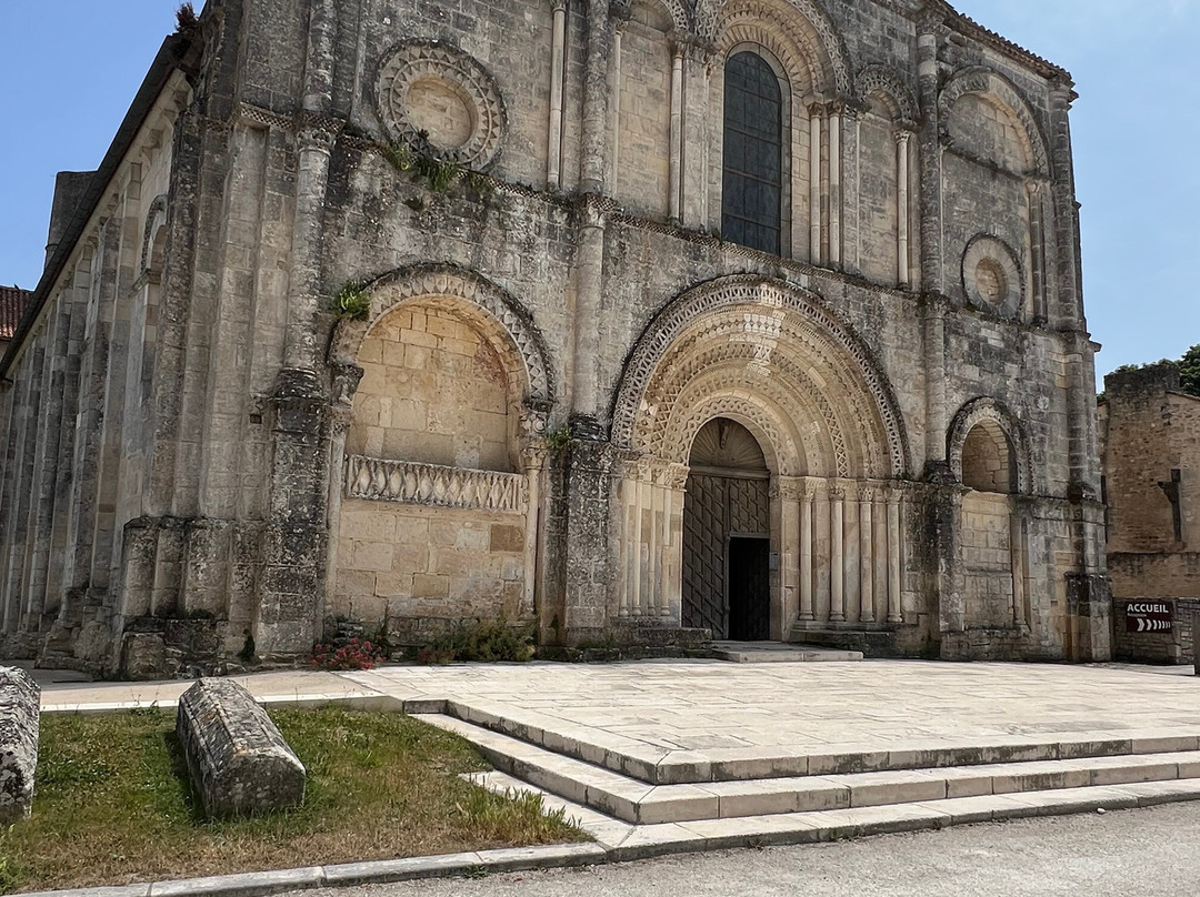 Abbaye de Saint-Amant-de-Boixe-Saint-Amant-de-Boixe必去景点