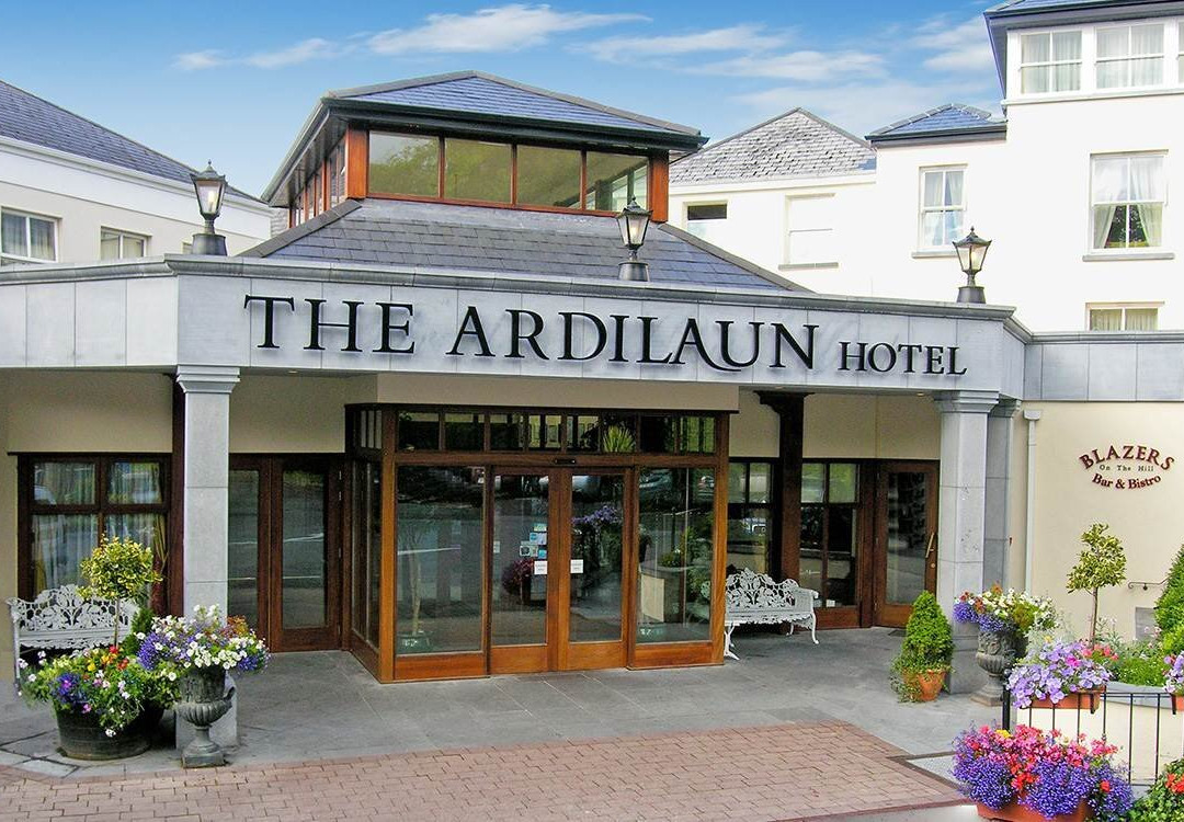 阿迪兰豪斯酒店