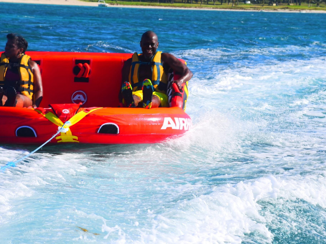 Aquacity Belle Mare Watersports-贝尔马尔必去景点