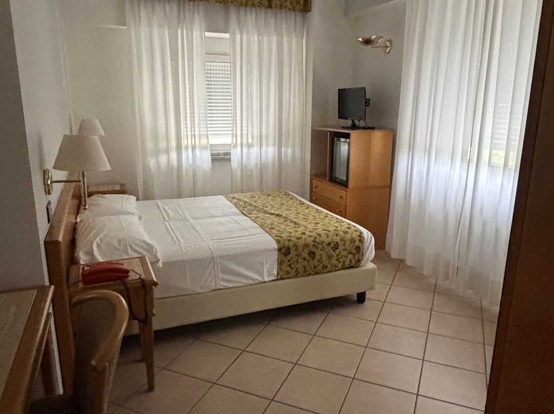 5米利亚酒店主图