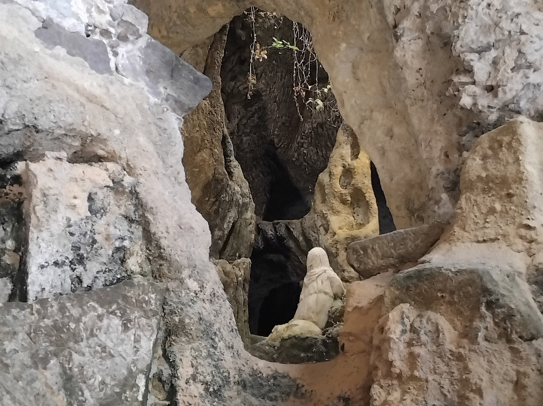 Spiaggia Libera Chiesa di Piedigrotta-皮佐必去景点