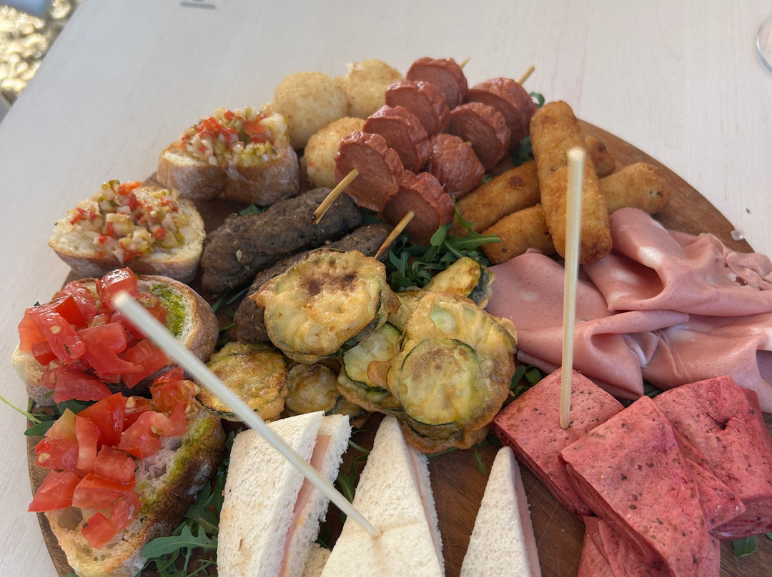 la garbatella-加尔巴尼亚泰米拉内塞必去景点