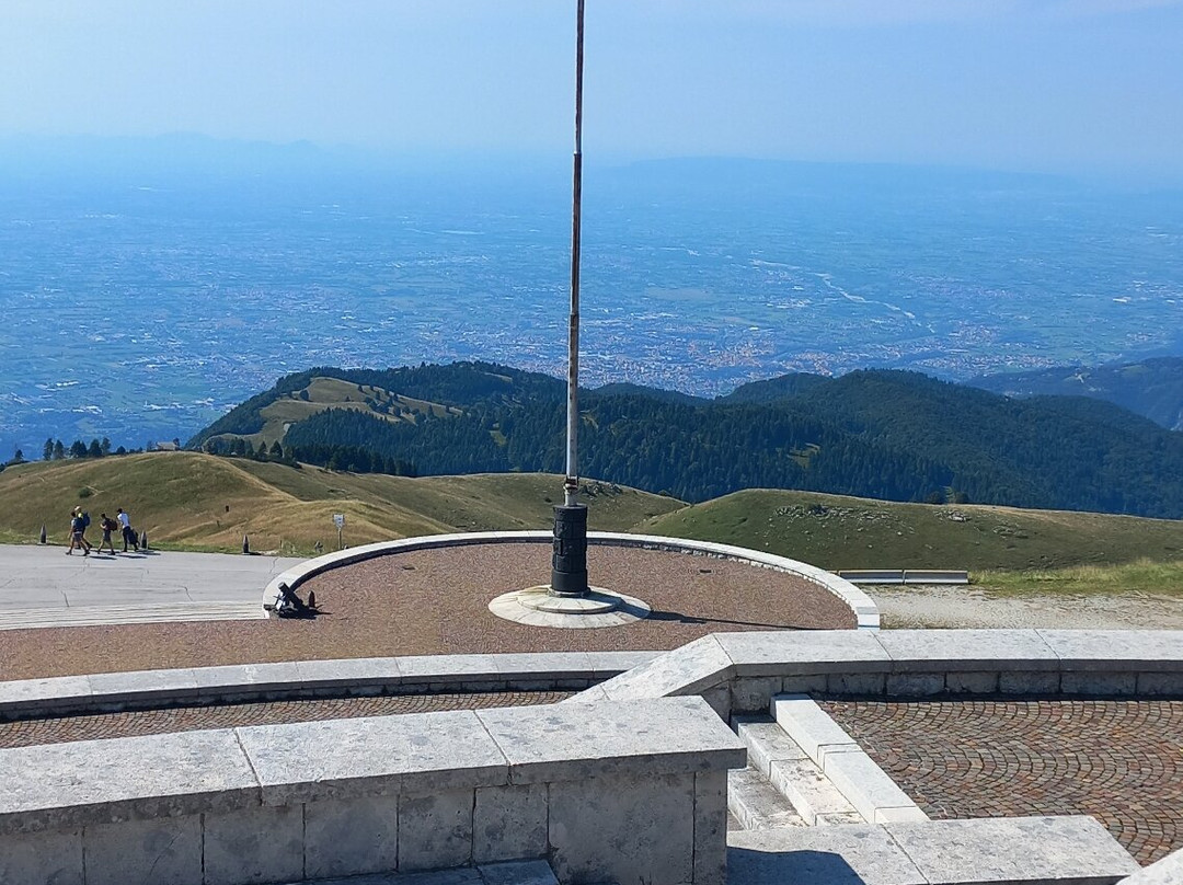 Sacrario di Cima Grappa-博尔索德尔格拉帕必去景点
